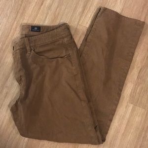 Brown AG graduates 34